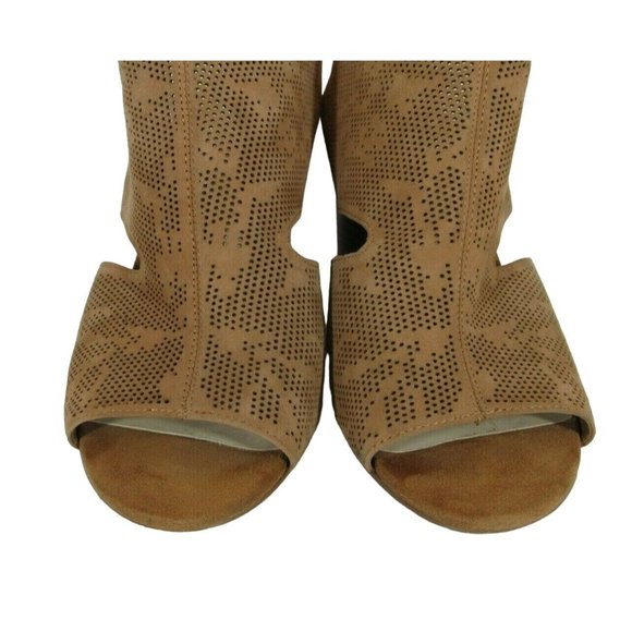 Vince Camuto Dachelle Leather Pindot Floral Detailed High Heel Sandals Size 9 - Picture 4 of 7